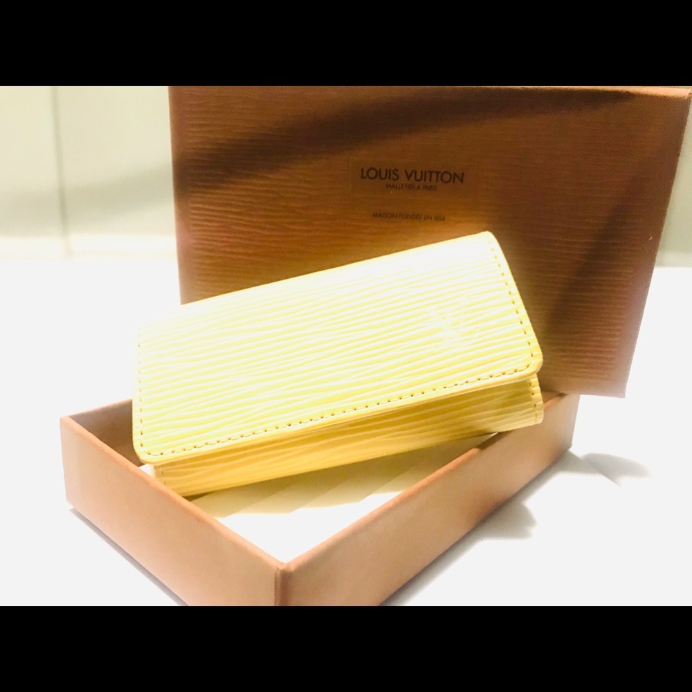 Luis Vuitton key wallet